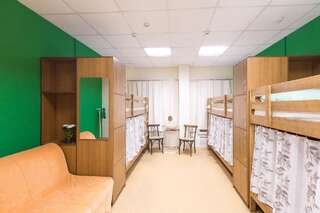 Хостел Тайга Новосибирск Кровать в 6-местном номере для женщин-3