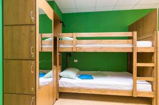 Хостел Тайга Новосибирск Кровать в 4-местном номере для женщин-4